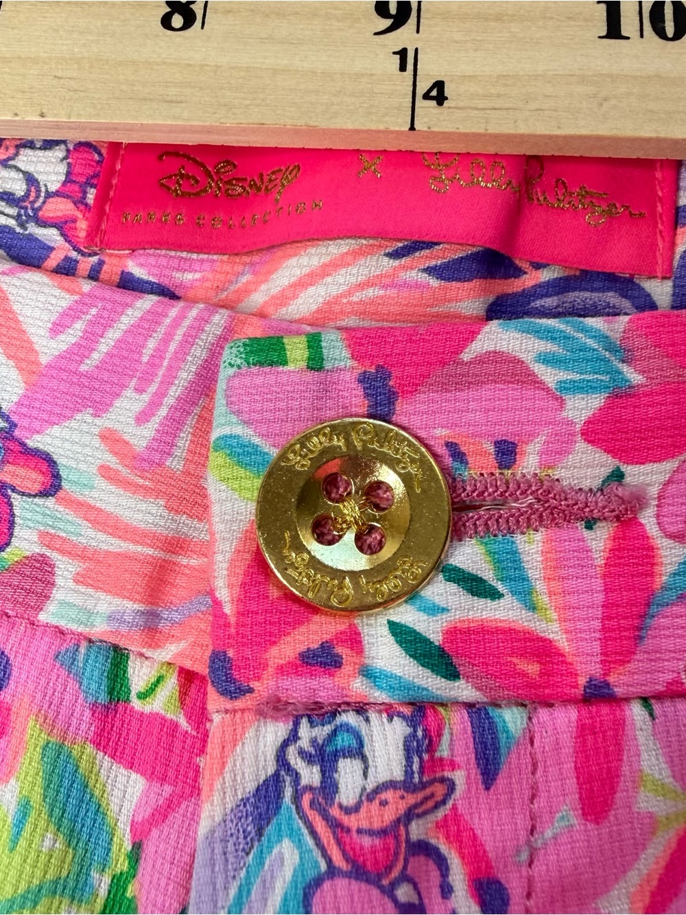 NWT Lilly Pulitzer Disney Dreamin Callaha Shorts Sz 10 Minnie Daisy Duck Flora - Picture 7 of 16